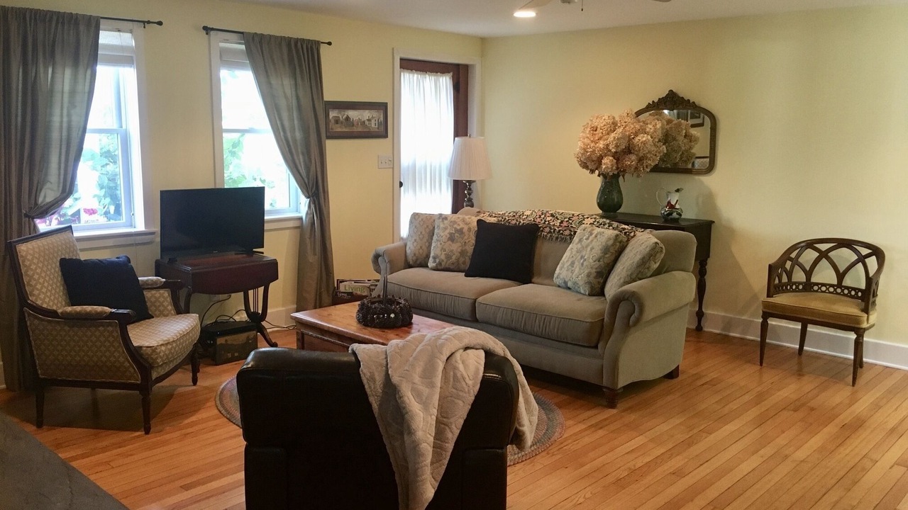 Photo of Livingroom in Cooperstown