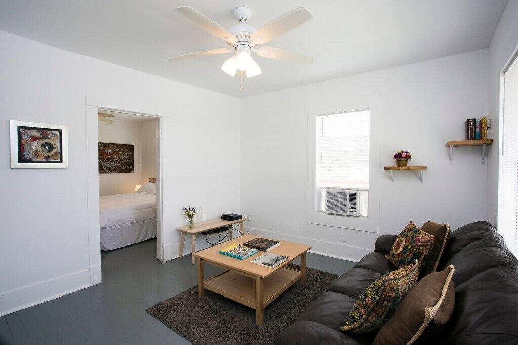 Photo of Livingroom in Near East Side