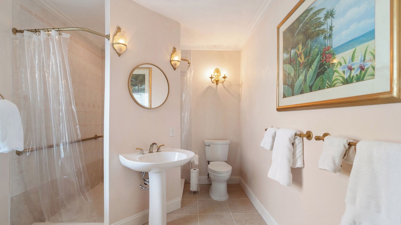 Photo of Bathroom in Treasure Island