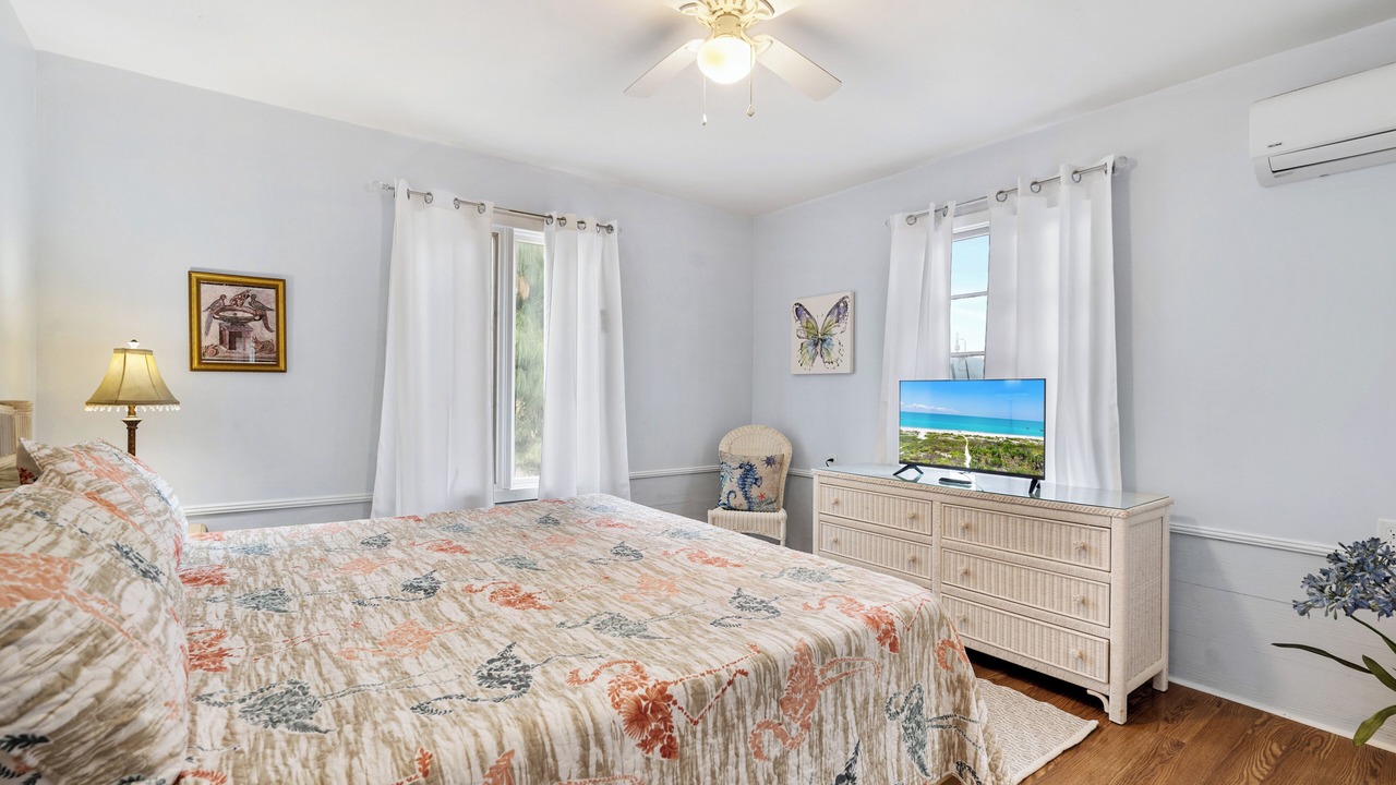 Photo of Bedroom in Treasure Island