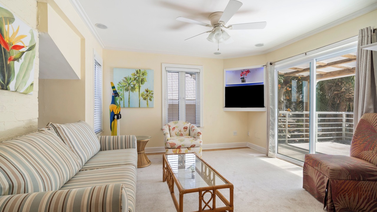 Photo of Livingroom in Treasure Island