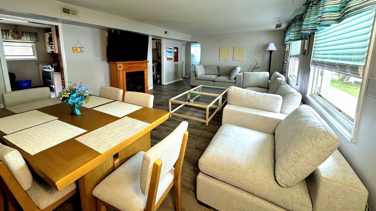 Photo of Livingroom in Bayview