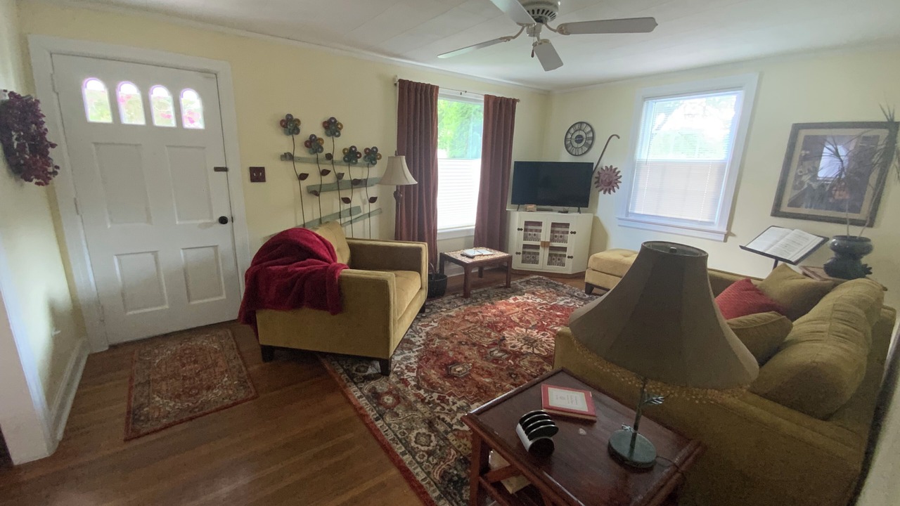 Photo of Livingroom in Glencliff