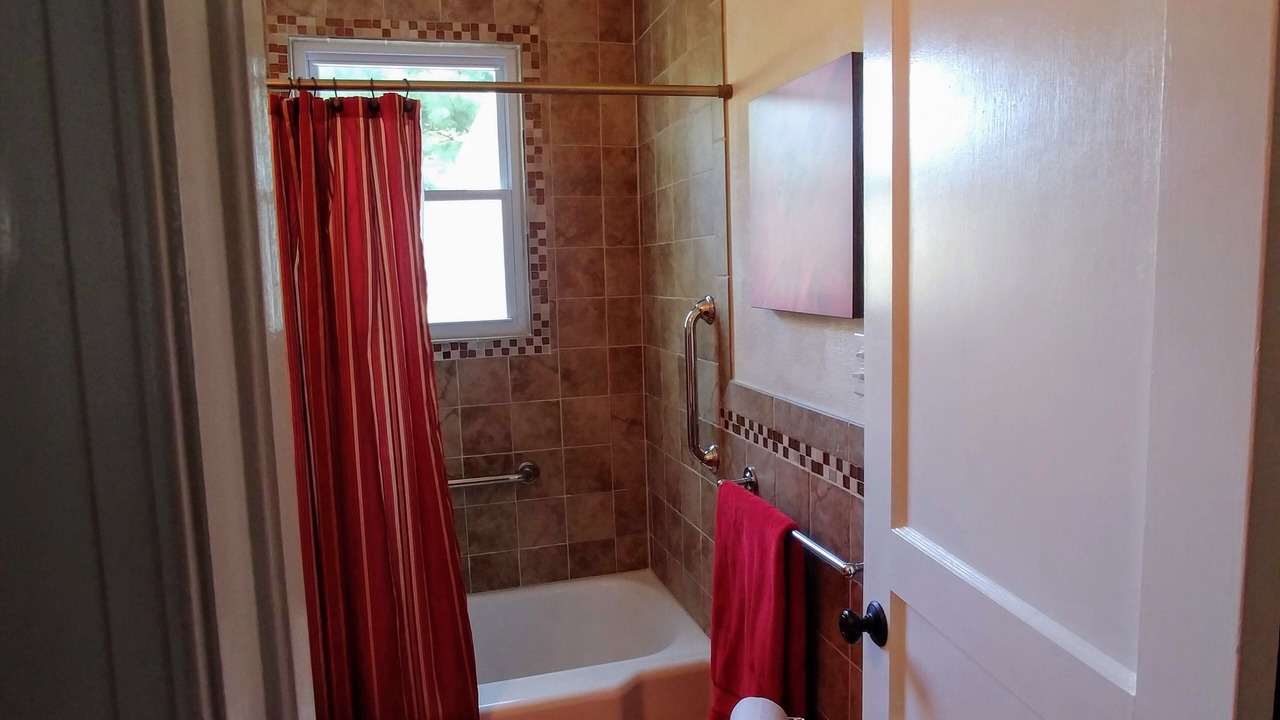 Photo of Bathroom in Glencliff