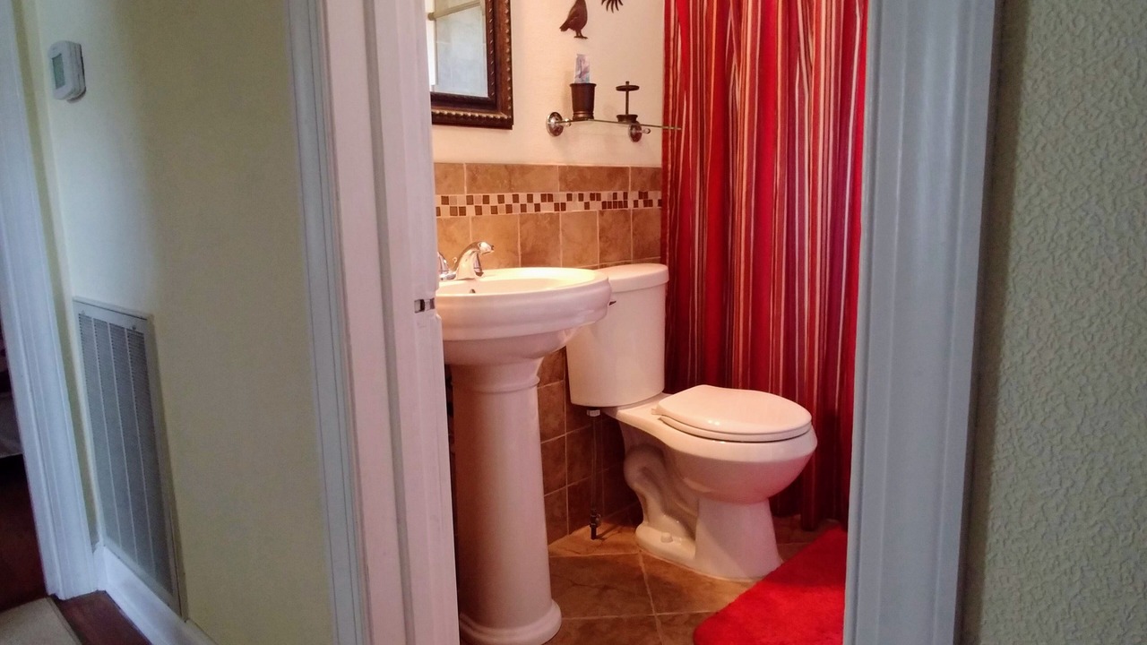 Photo of Bathroom in Glencliff