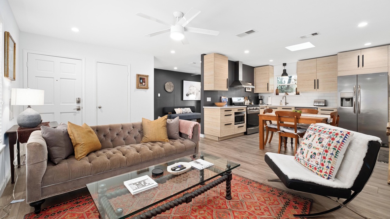 Photo of Livingroom in South Manchaca