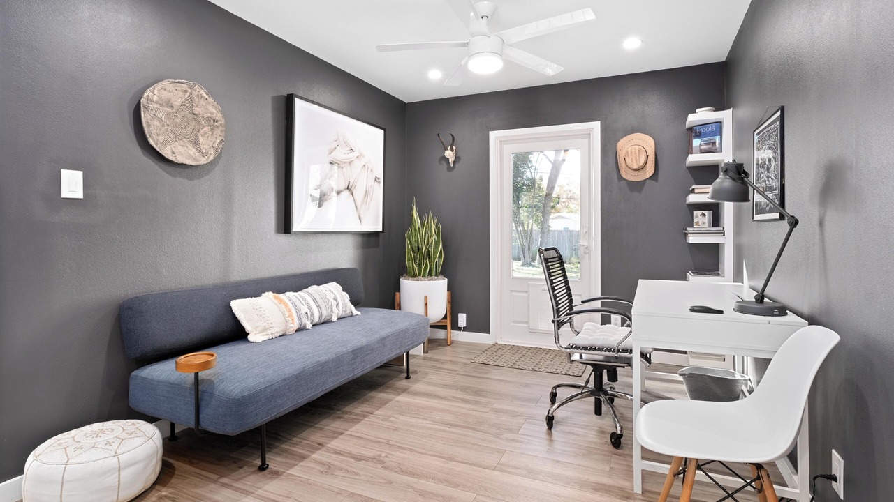 Photo of Livingroom in South Manchaca