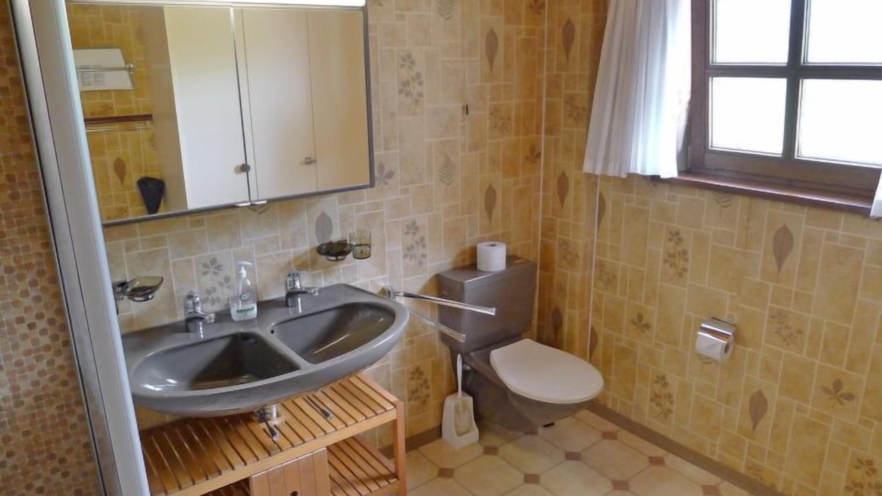 Photo of Bathroom in Surava