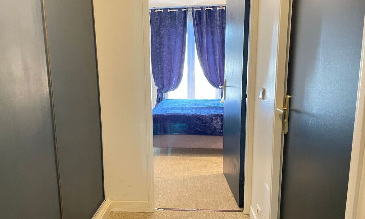 Photo of Bedroom in Saint-Cloud