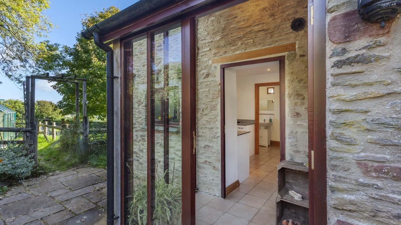 Photo of Others in Horner