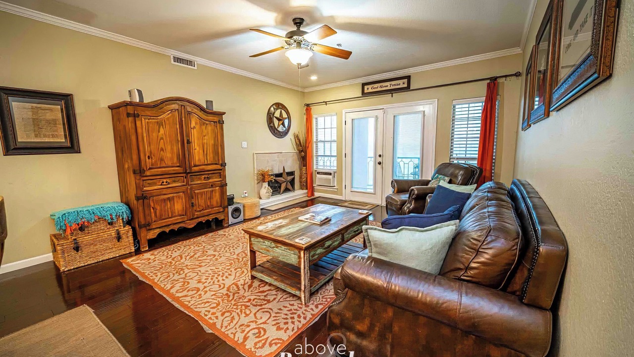 Photo of Livingroom in Highland Lake Estates