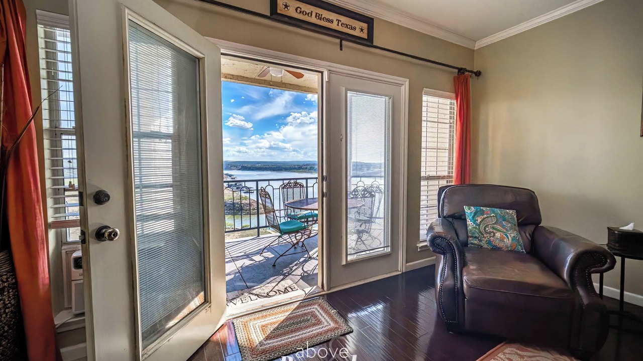 Photo of Livingroom in Highland Lake Estates
