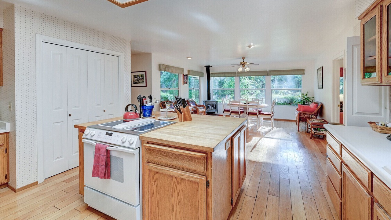 Photo of Others in Murphys