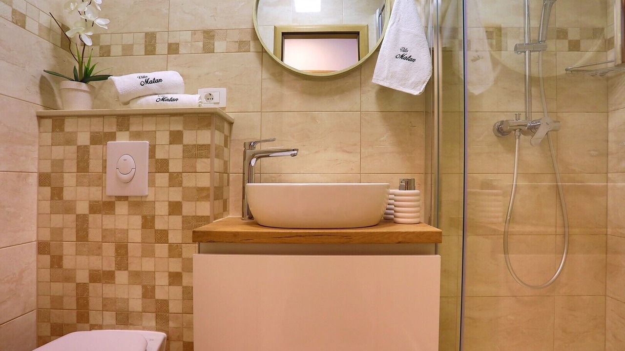 Photo of Bathroom in Duce