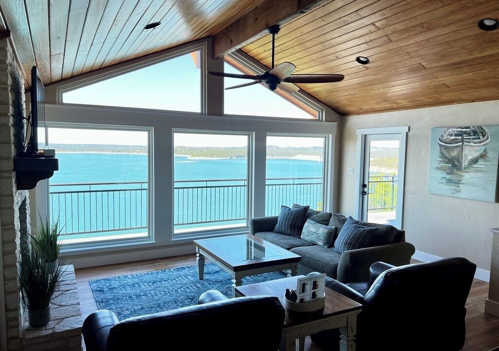 Photo of Livingroom in Canyon Lake