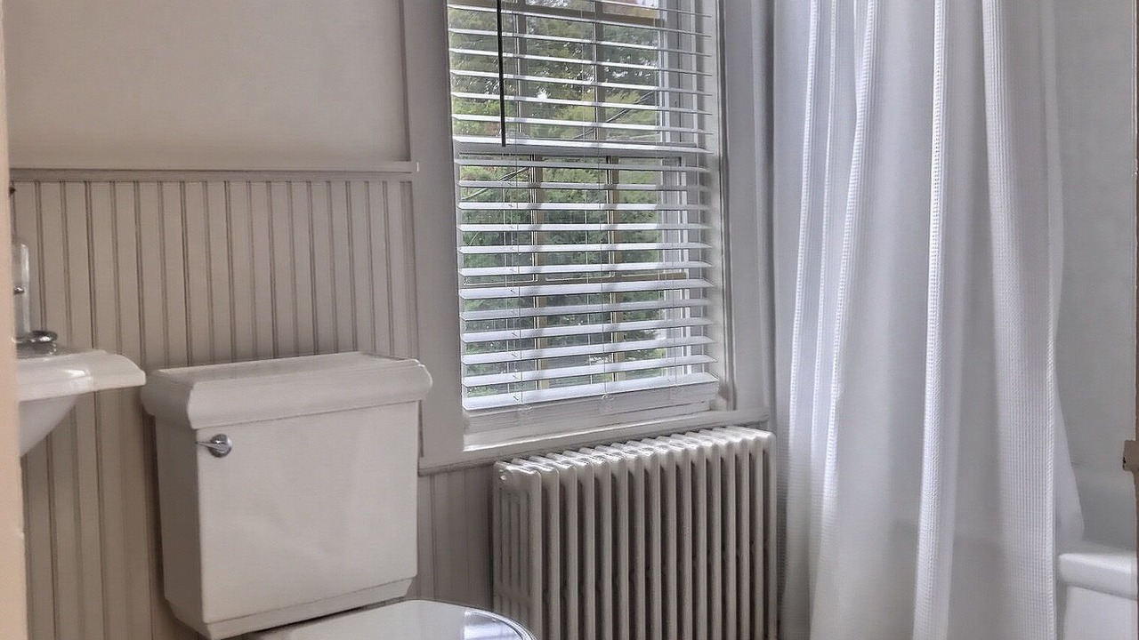 Photo of Bathroom in Litchfield Historic District