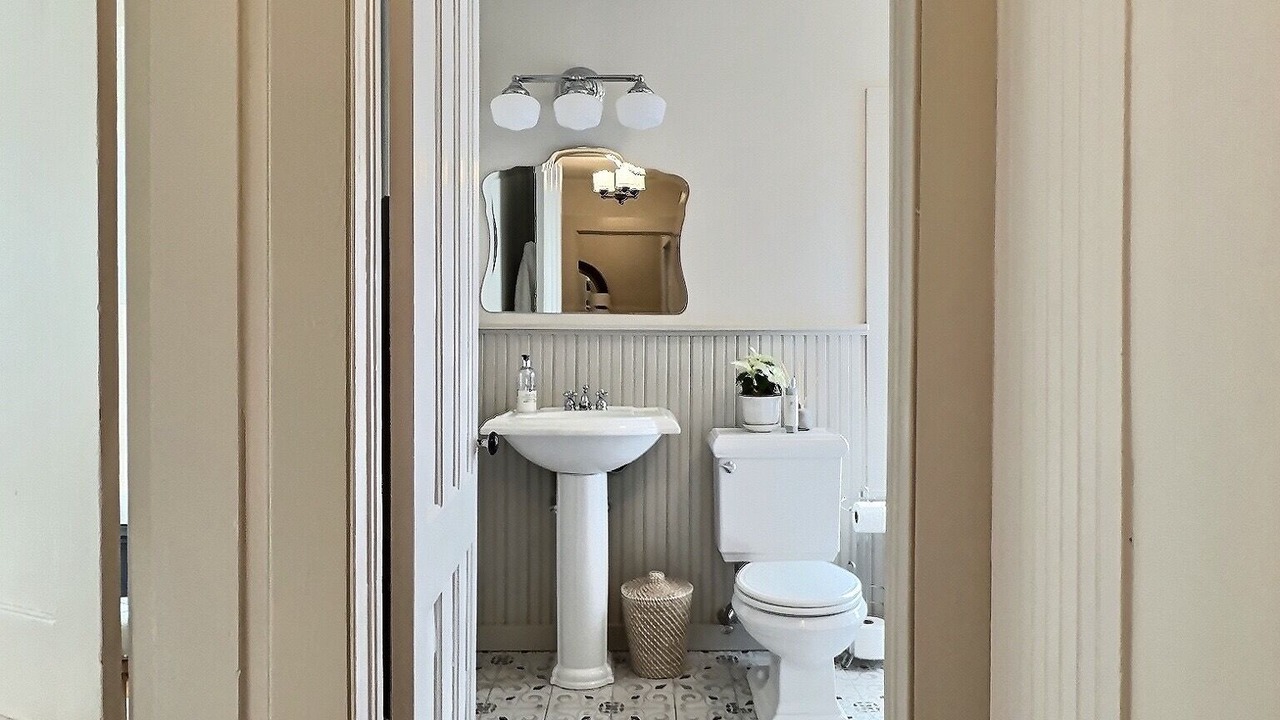 Photo of Bathroom in Litchfield Historic District