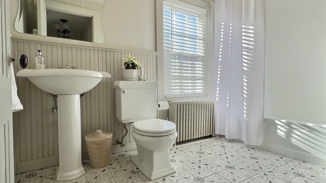 Photo of Bathroom in Litchfield Historic District