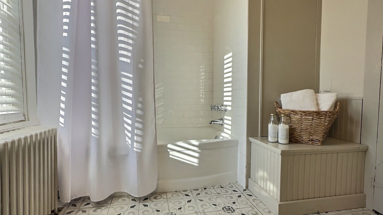 Photo of Bathroom in Litchfield Historic District