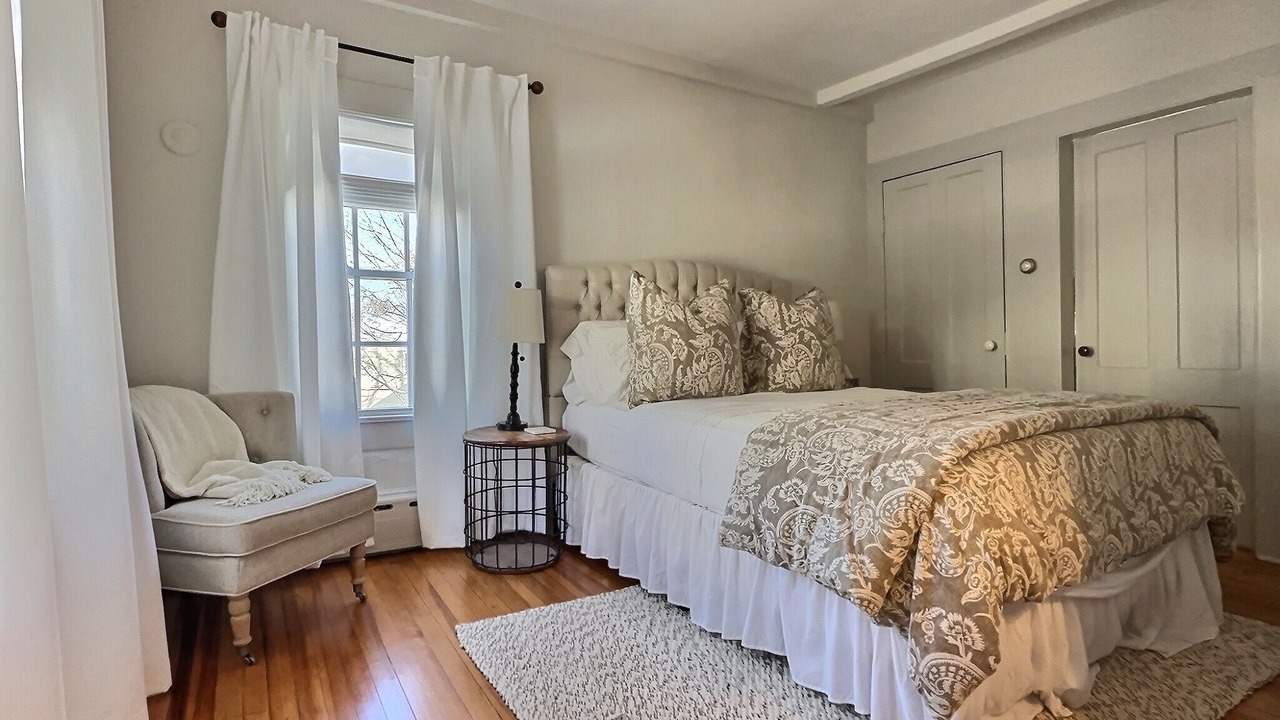 Photo of Bedroom in Litchfield Historic District