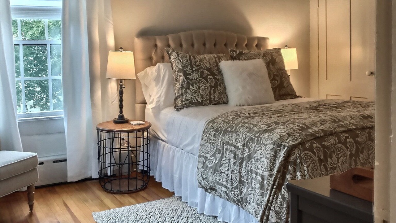 Photo of Bedroom in Litchfield Historic District