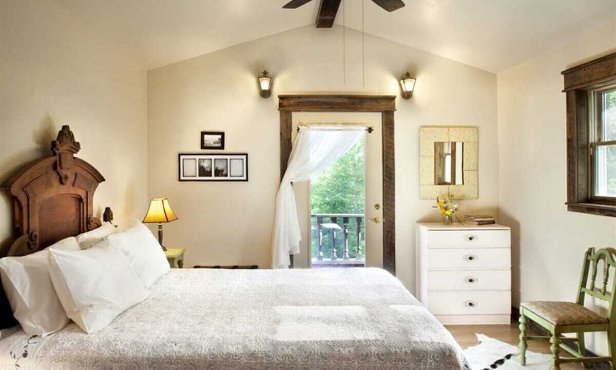 Photo of Bedroom in West Glacier