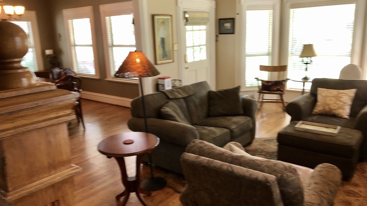 Photo of Livingroom in Greater Heights