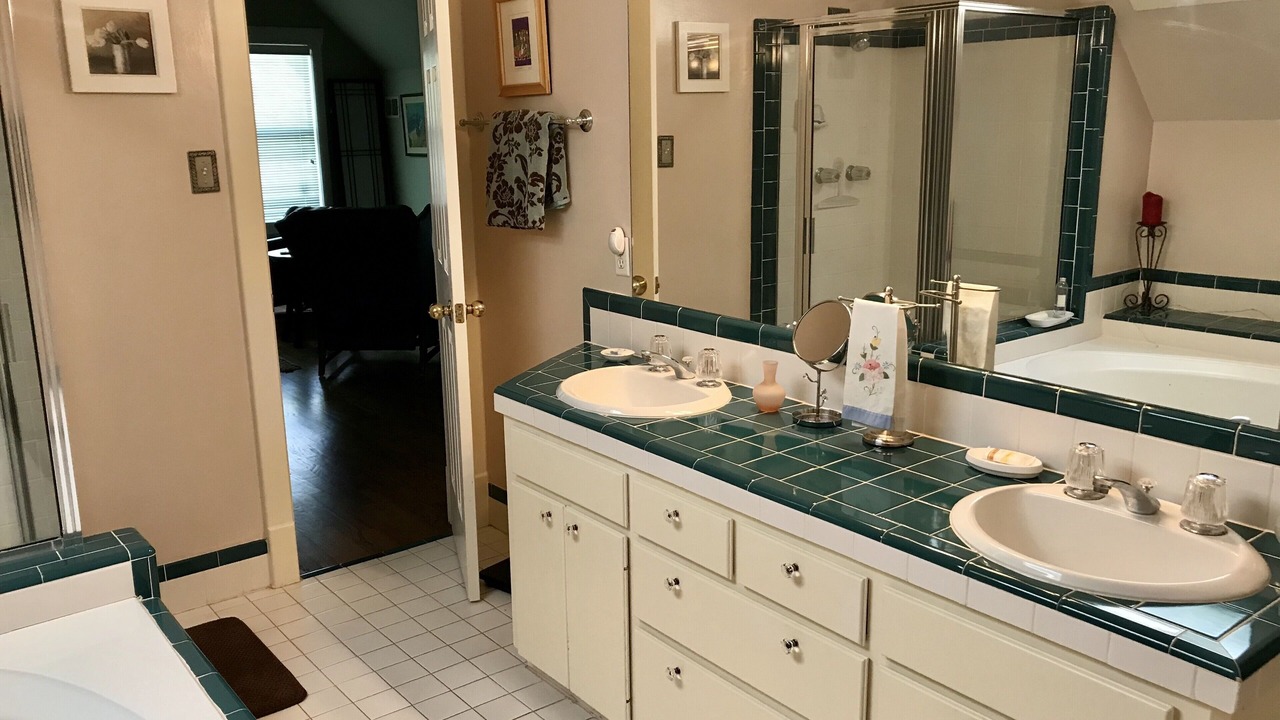 Photo of Bathroom in Greater Heights