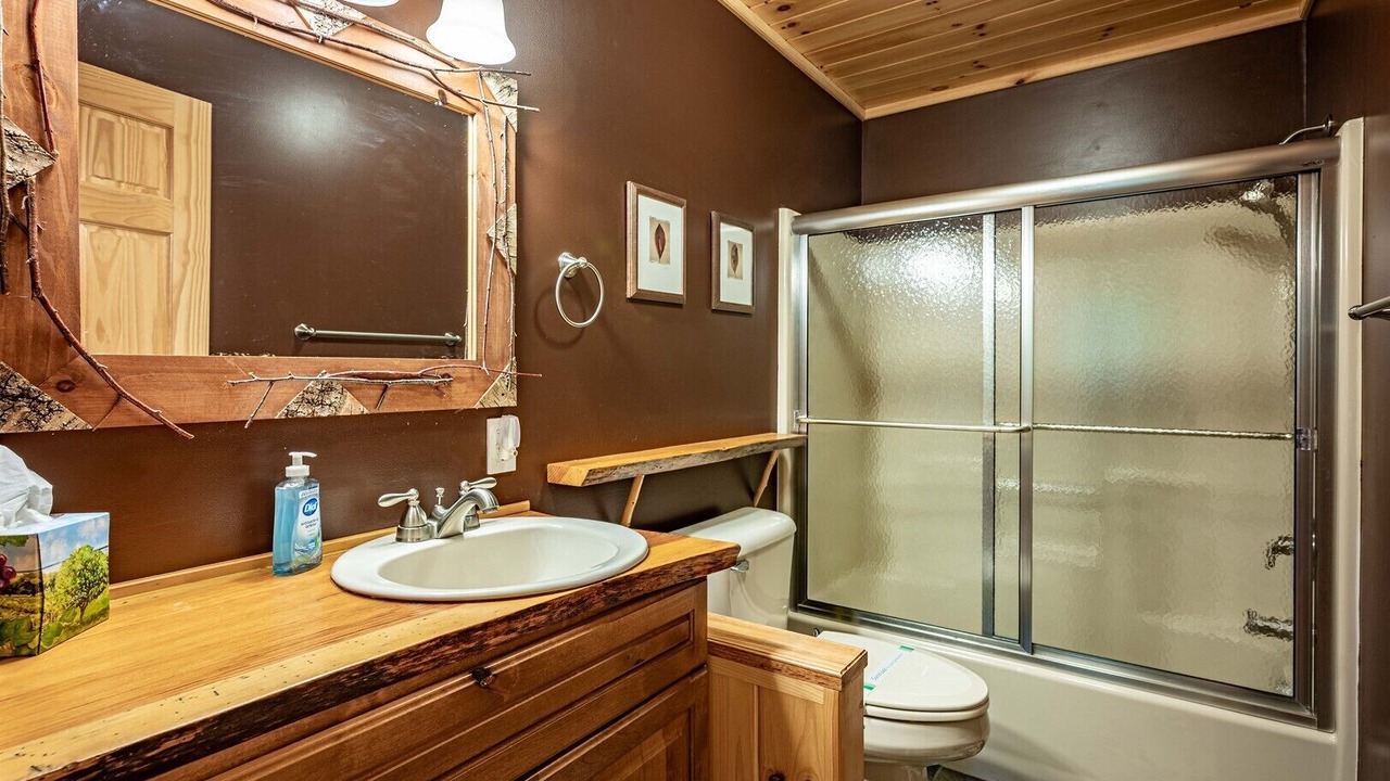 Photo of Bathroom in Town of Webb