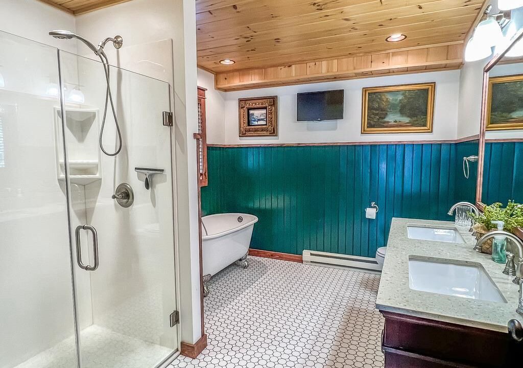 Photo of Bathroom in Inlet