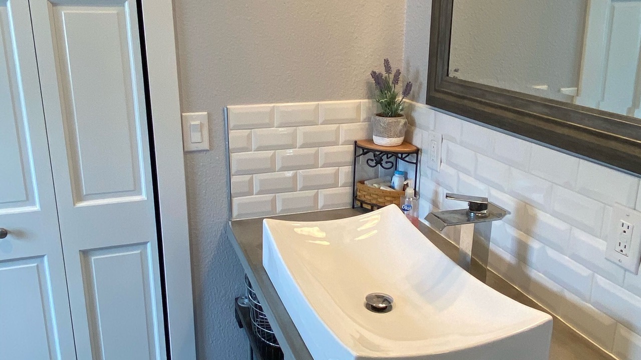 Photo of Bathroom in Greene