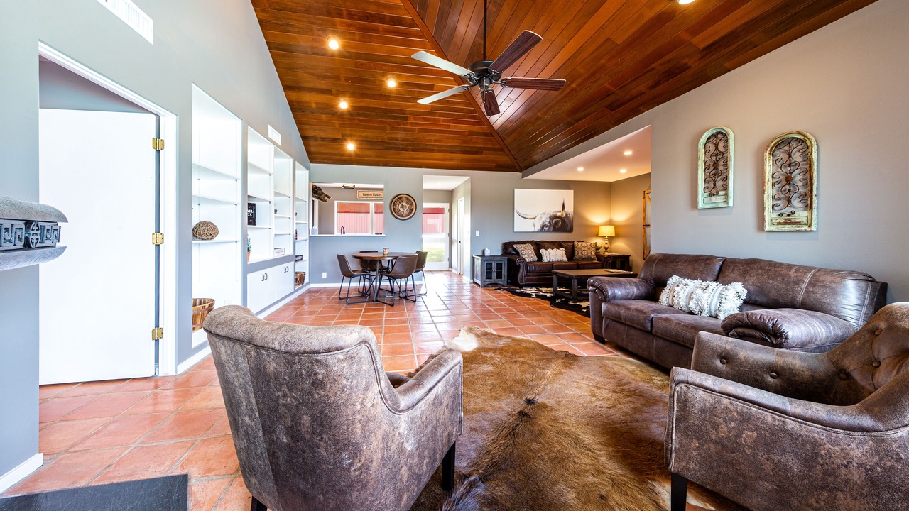 Photo of Livingroom in Cedar Creek