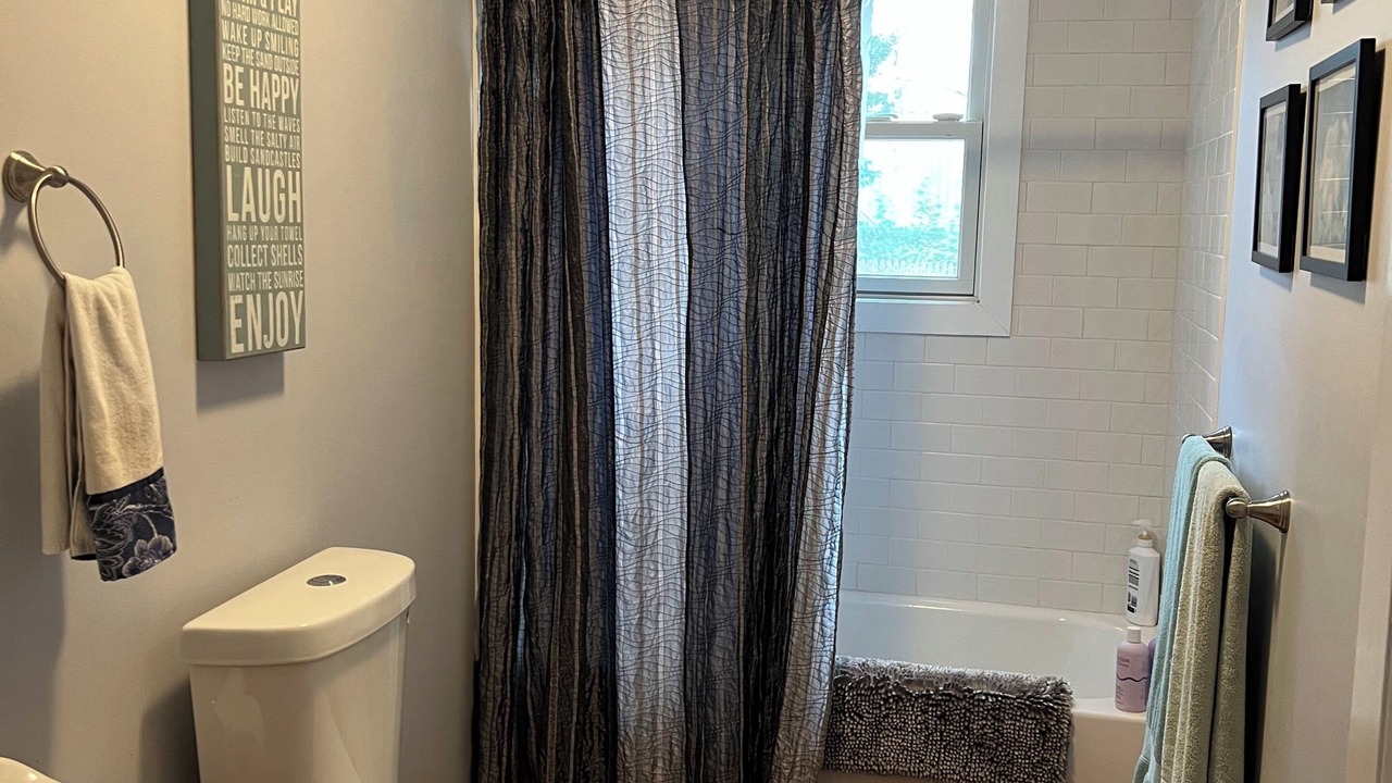 Photo of Bathroom in Amagansett North