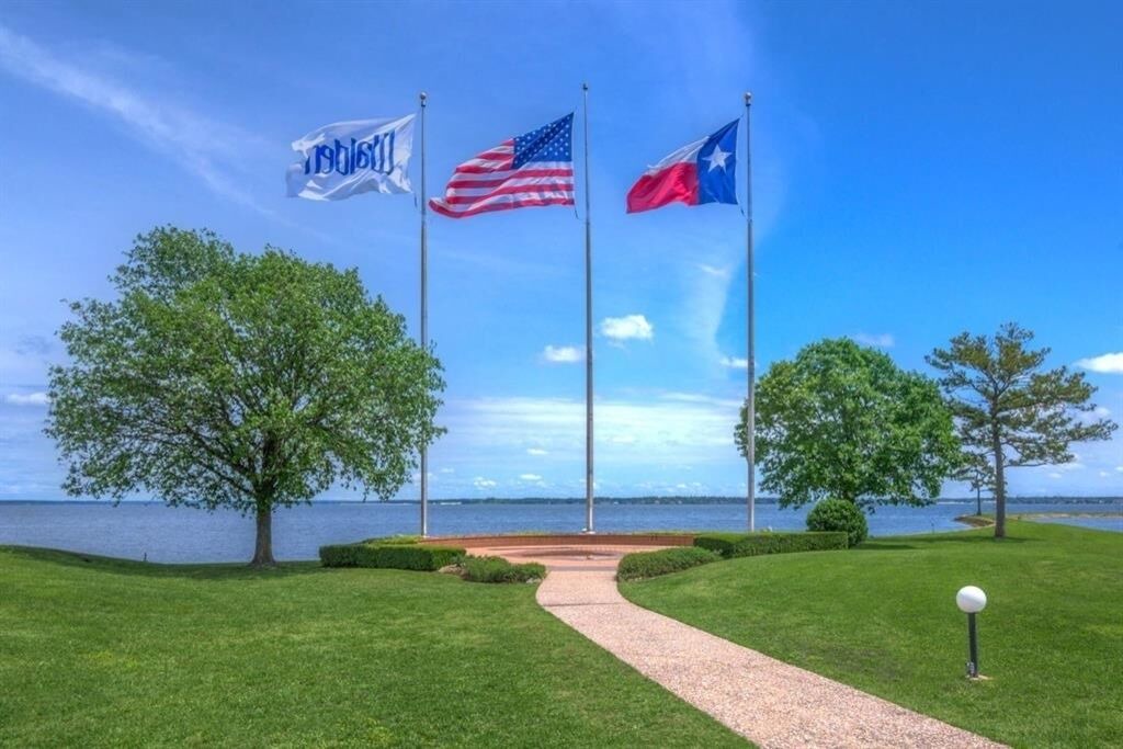 Photo of Others in Walden on Lake Conroe
