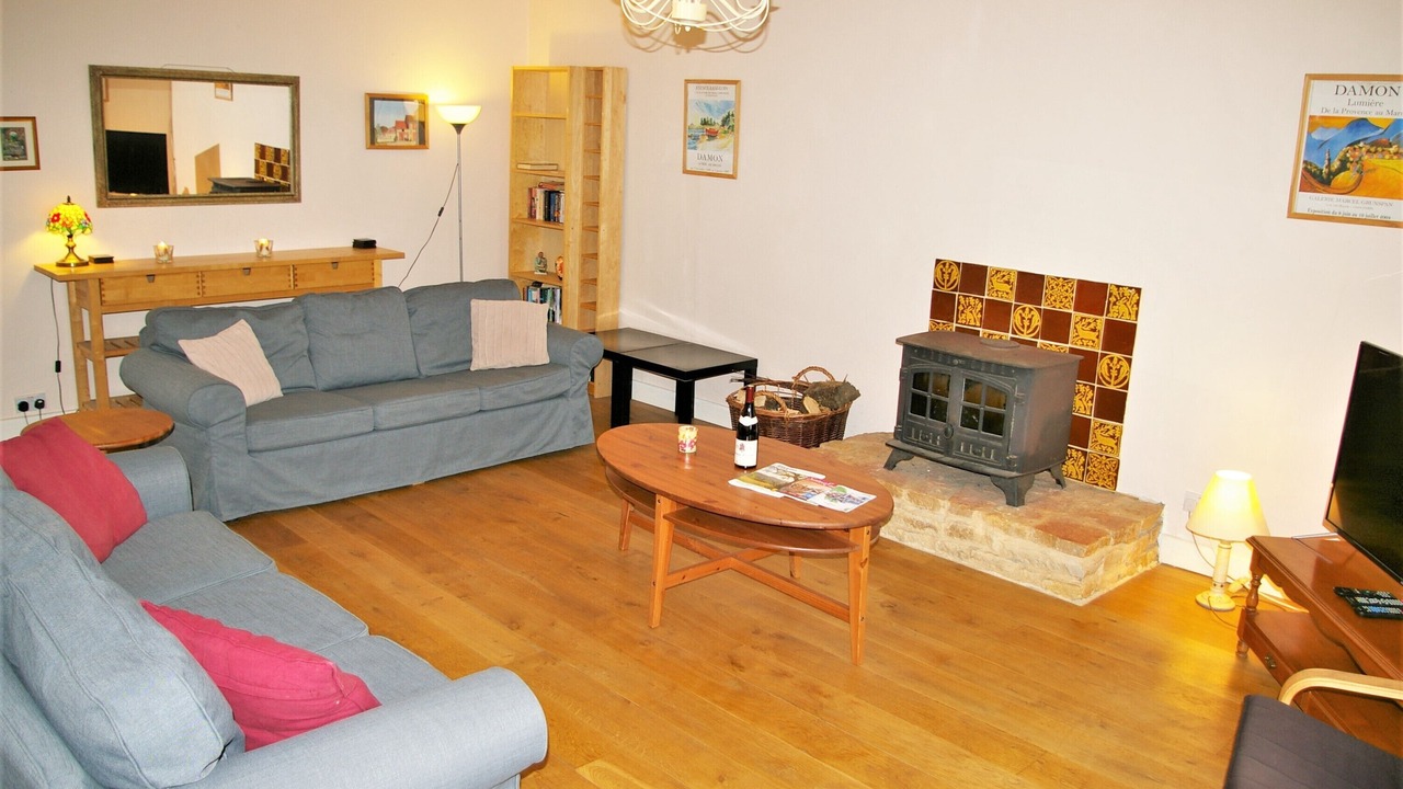 Photo of Livingroom in Saint-Symphorien-de-Marmagne
