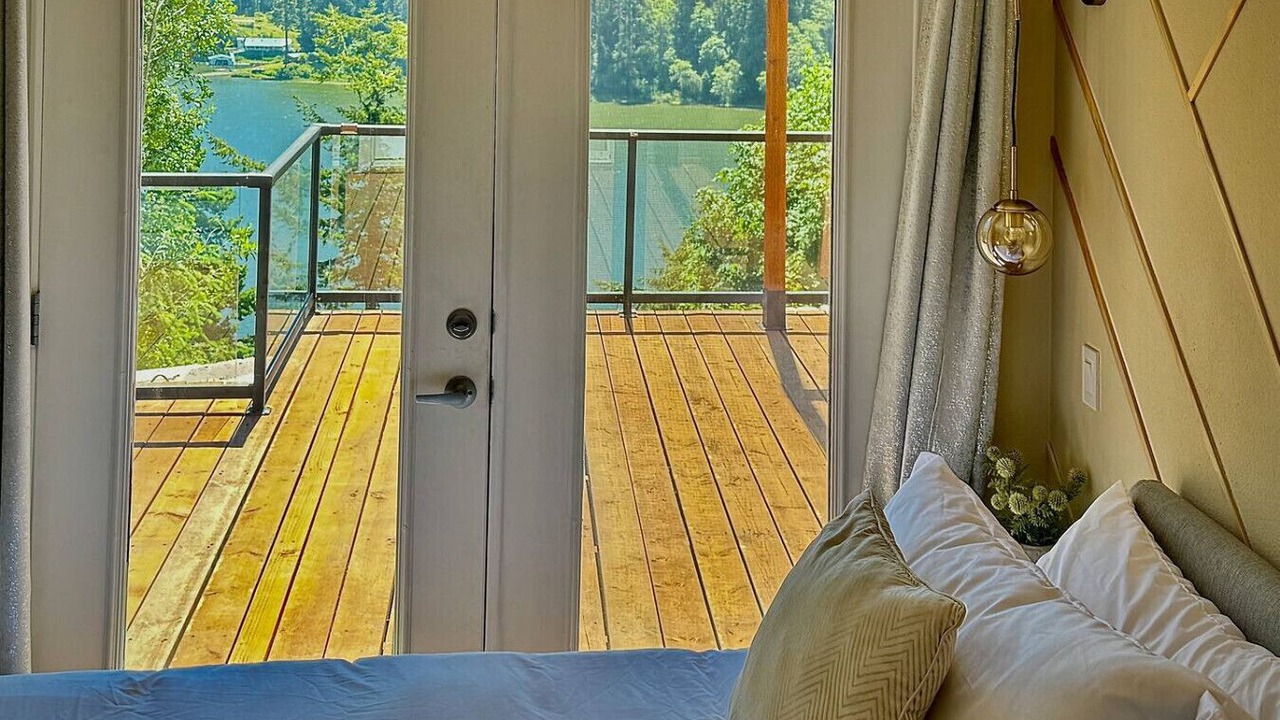 Photo of Bedroom in Lakeside