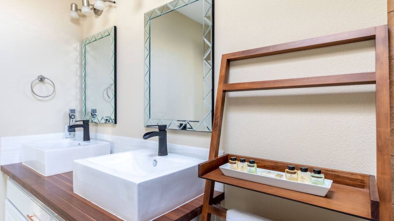 Photo of Bathroom in Lakeside