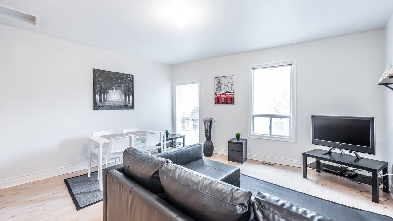 Photo of Livingroom in King West Village