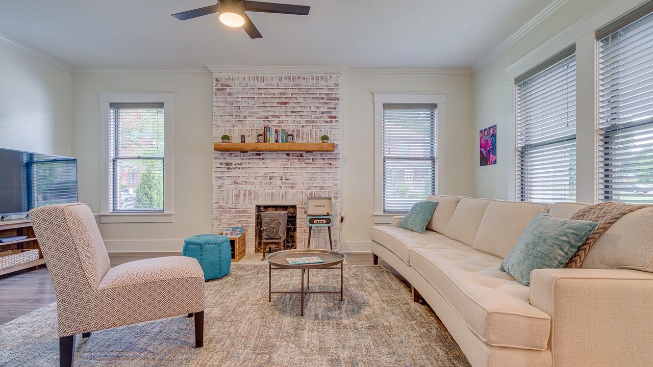 Photo of Livingroom in Central Midtown