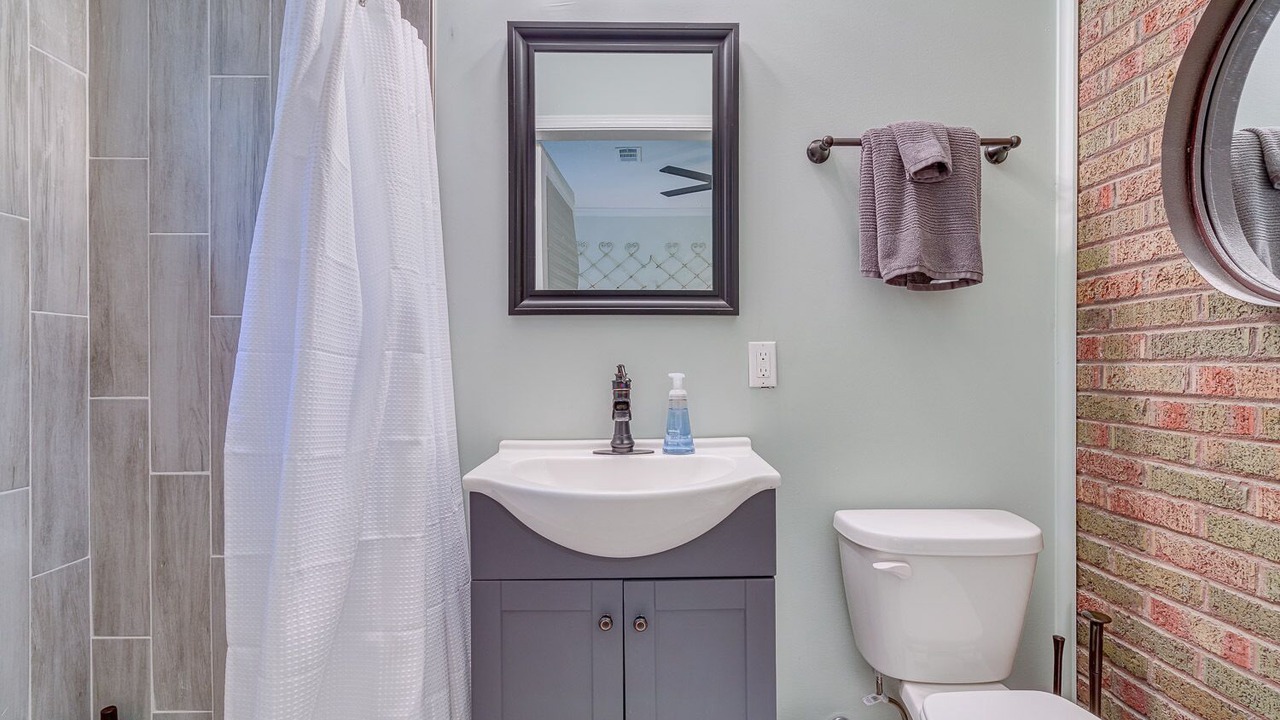 Photo of Bathroom in Central Midtown