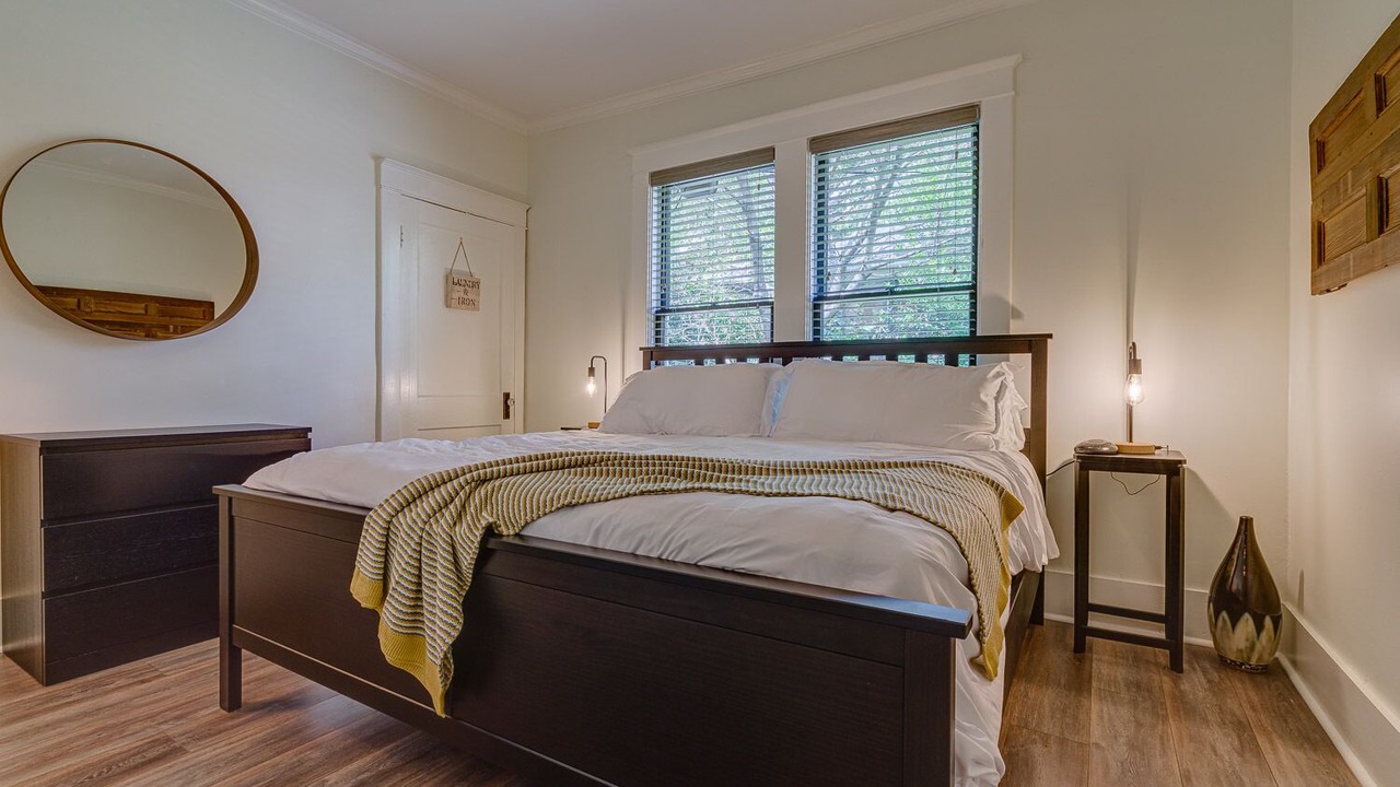 Photo of Bedroom in Central Midtown