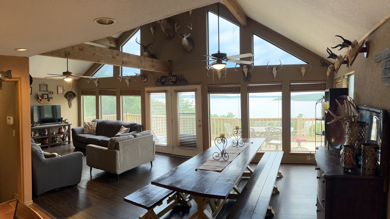 Photo of Livingroom in Sperry