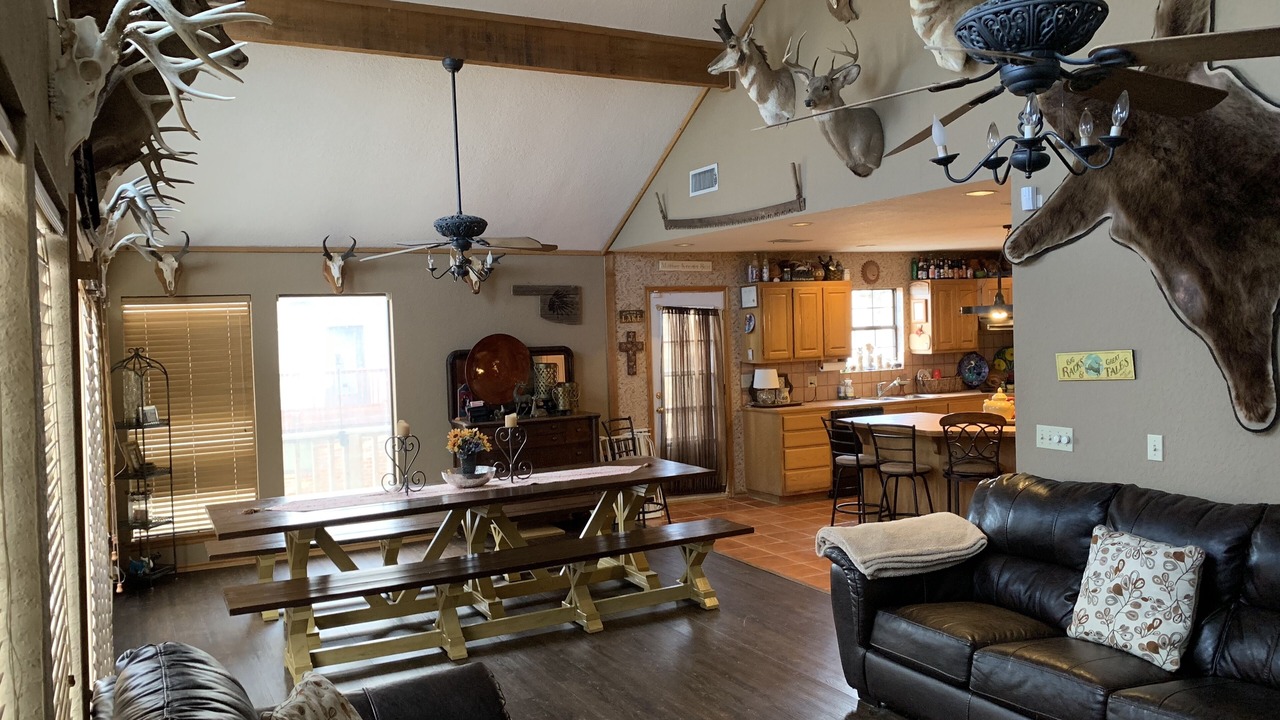 Photo of Livingroom in Sperry