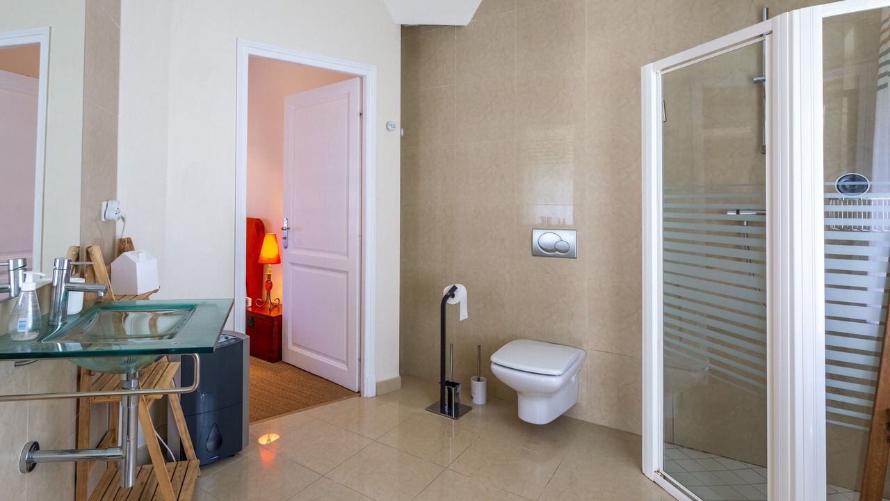 Photo of Bathroom in Combourg