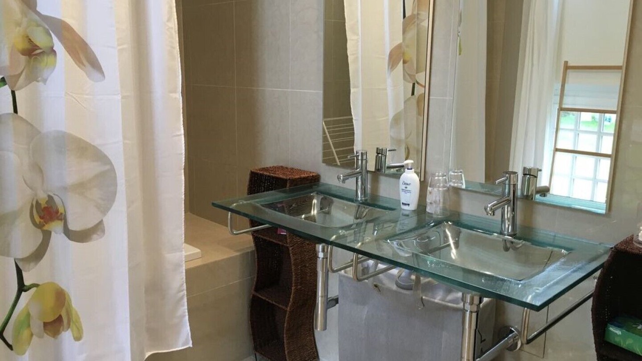 Photo of Bathroom in Combourg
