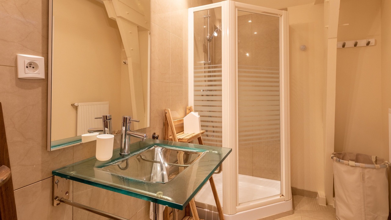 Photo of Bathroom in Combourg