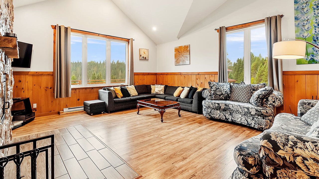 Photo of Livingroom in Val-des-Lacs