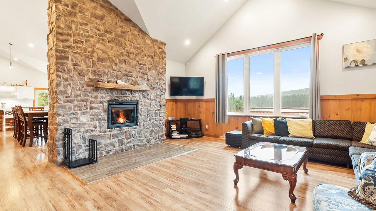 Photo of Livingroom in Val-des-Lacs