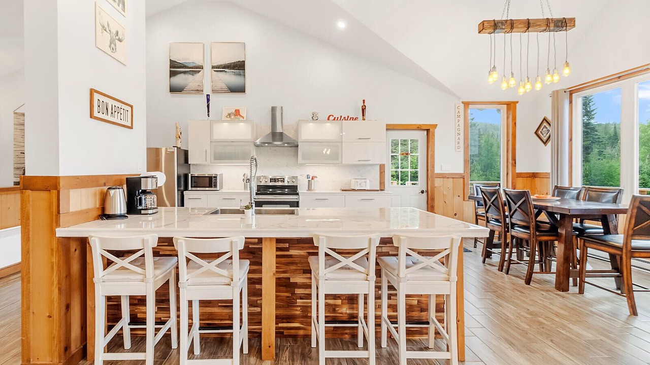 Photo of Kitchen in Val-des-Lacs