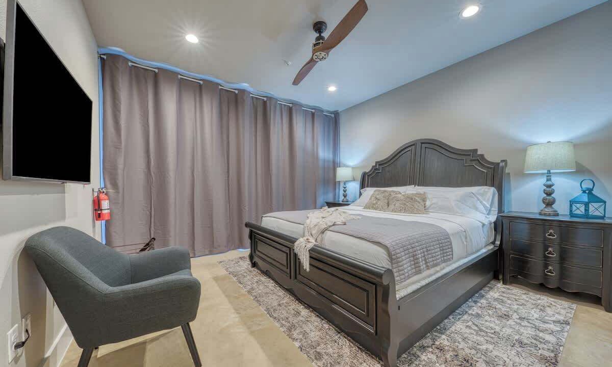 Photo of Bedroom in Southtown